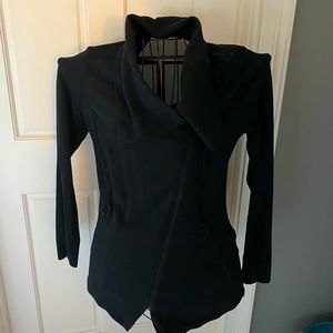 Athleta Symmetrical Zipper Closure with See Thru Mesh Back Size SMALL Black